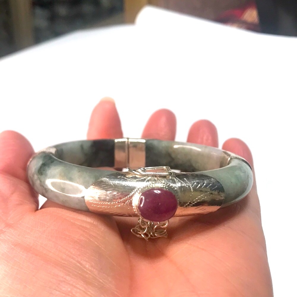 Jade Bracelet With Ruby - image 1